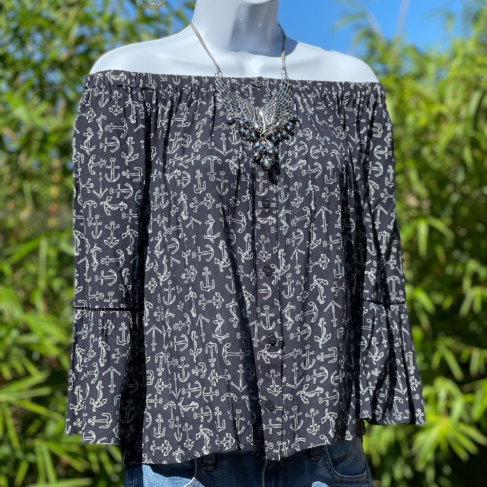 Black and White Off The Shoulder Peasant Top | Size Large
